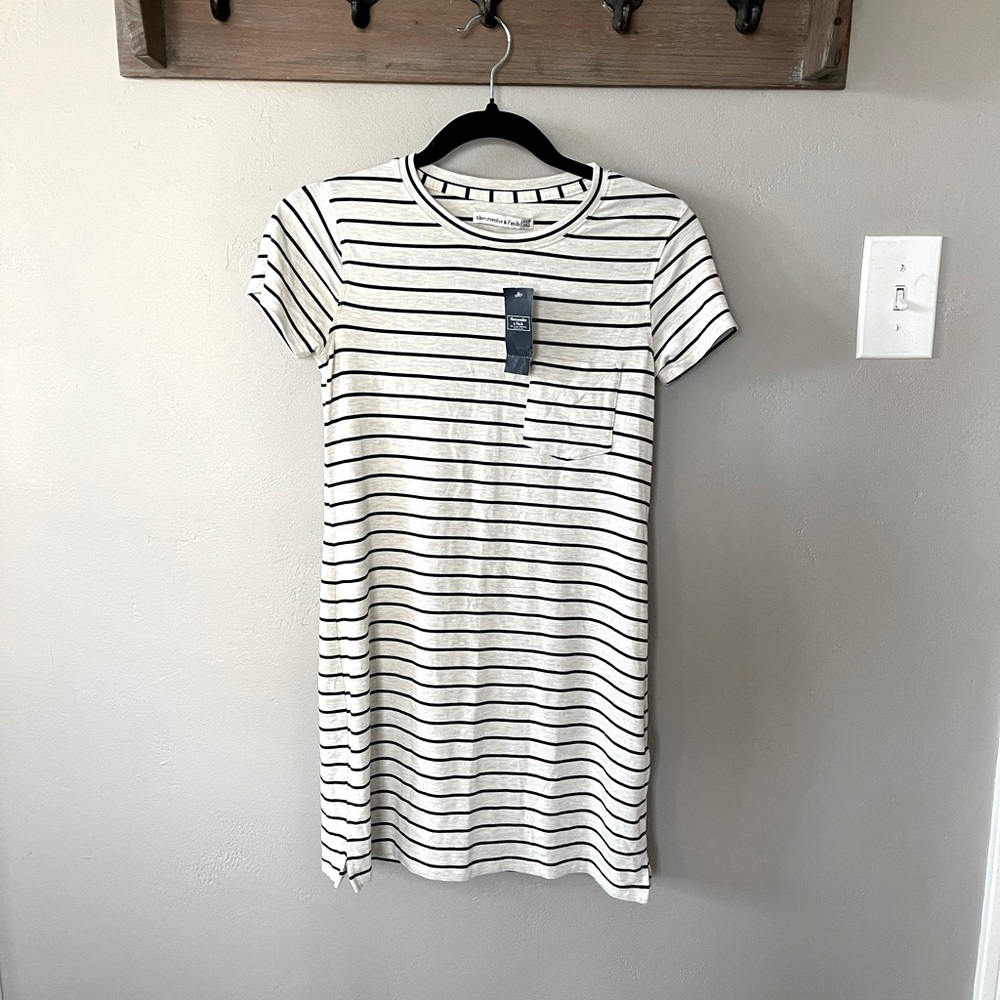 Abercrombie & Fitch T-shirt dress.